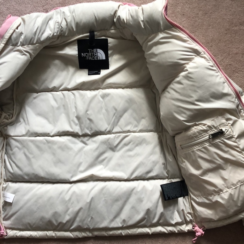 North Face women’s 1996 retro nuptse jacket - Picture 11 of 12